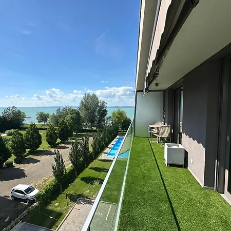 Myflat Coral 62 Premium Апартаменты